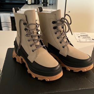 Sorel Brex boot lace up